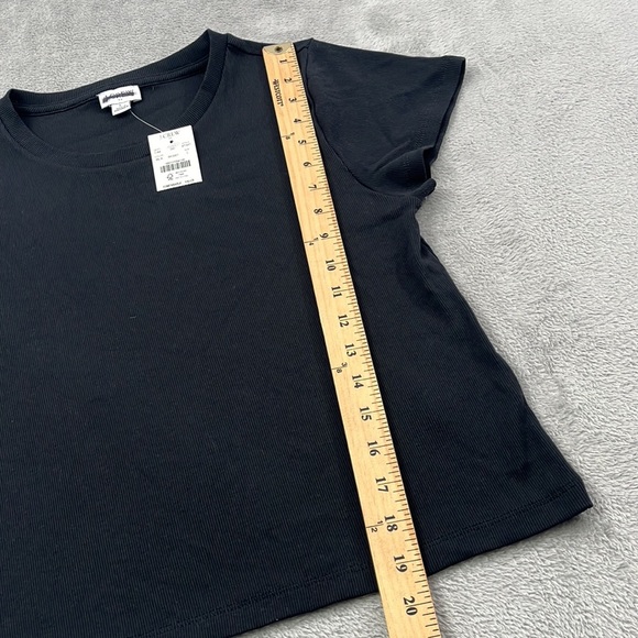 J. Crew Classic Black Short Sleeve Cropped Tee - Picture 3 of 8